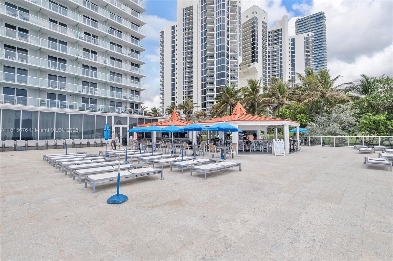 THE AVENTURA BEACH CLUB C - Residential
