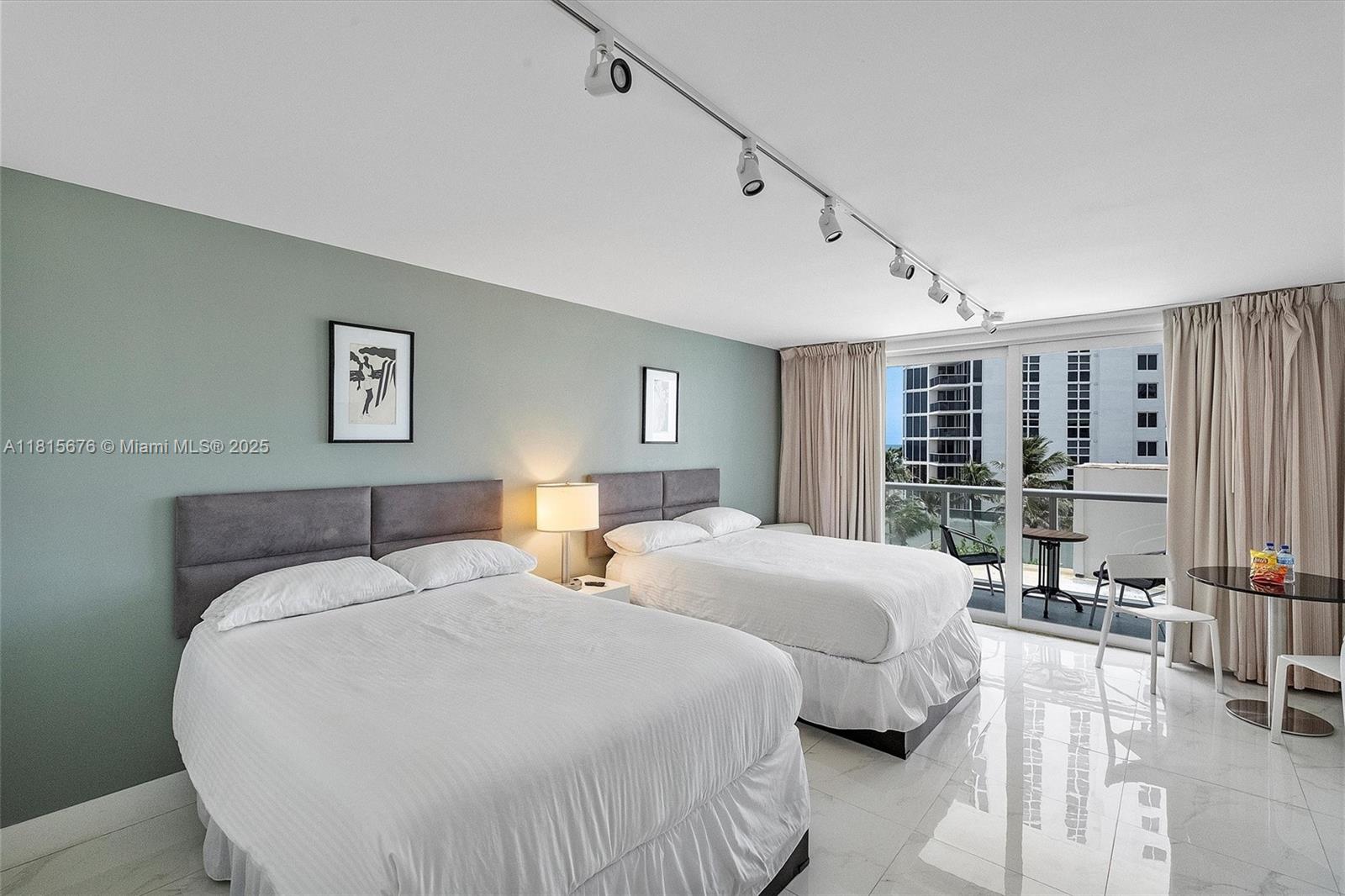 THE AVENTURA BEACH CLUB C - Residential