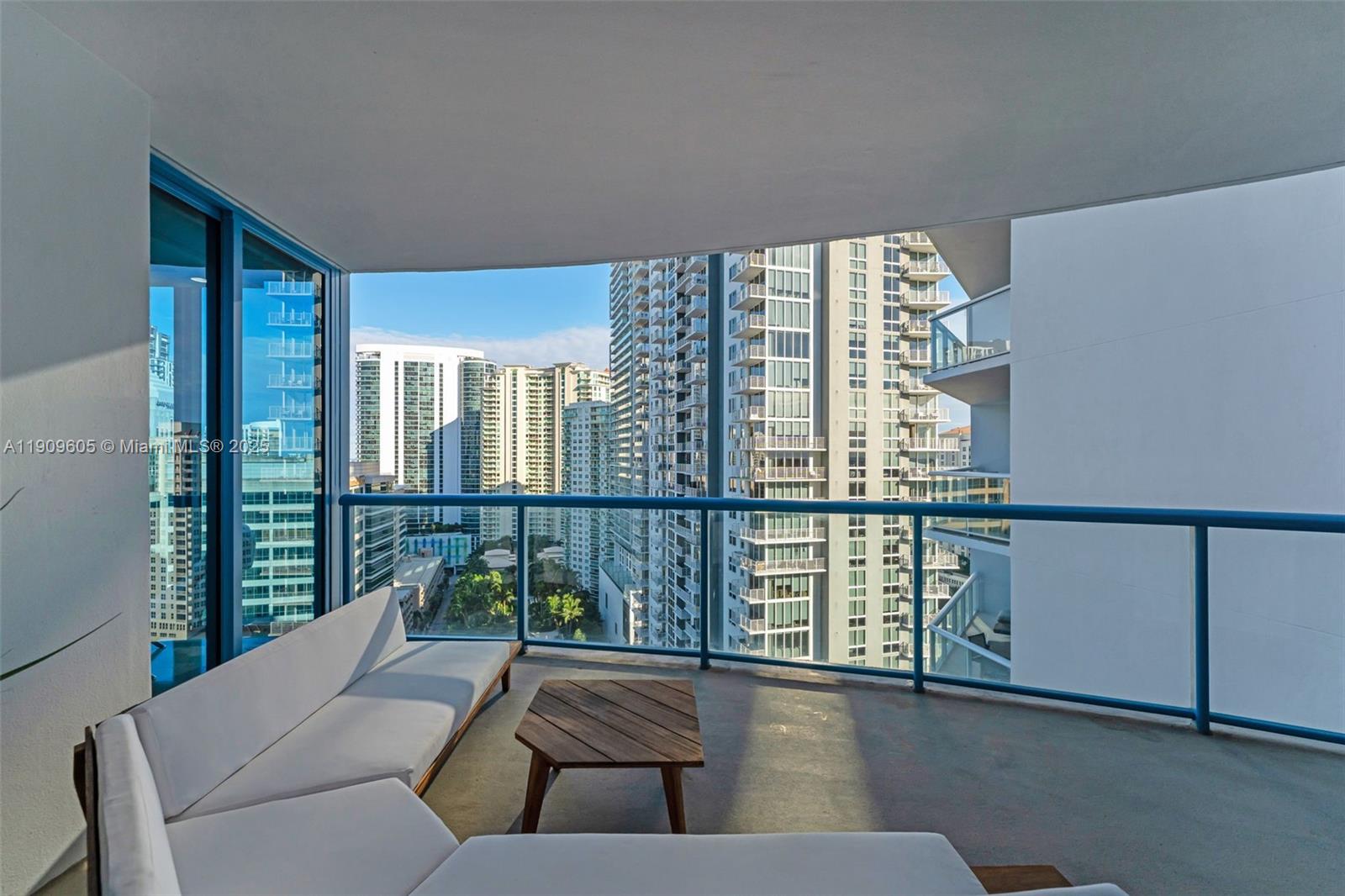 LAS OLAS RIVER HOUSE COND - Residential