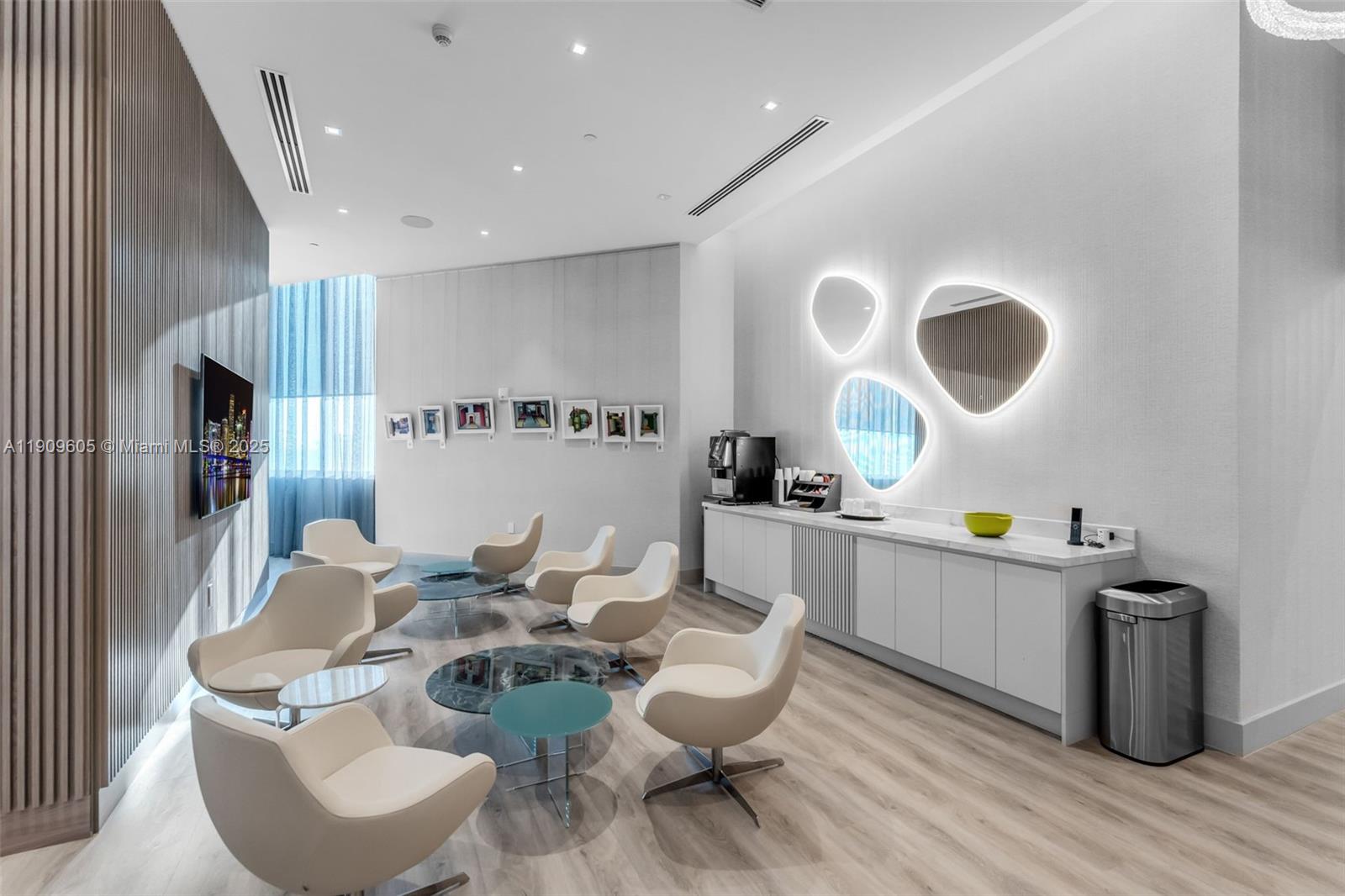 LAS OLAS RIVER HOUSE COND - Residential