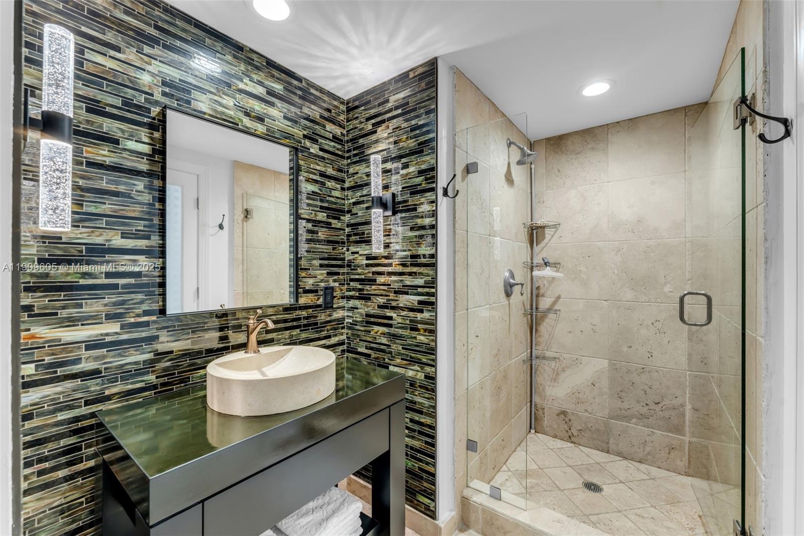 LAS OLAS RIVER HOUSE COND - Residential