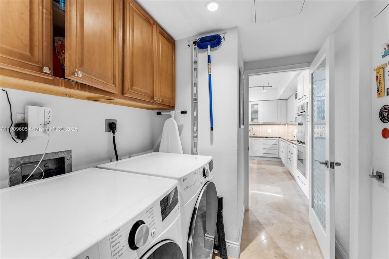 LAS OLAS RIVER HOUSE COND - Residential