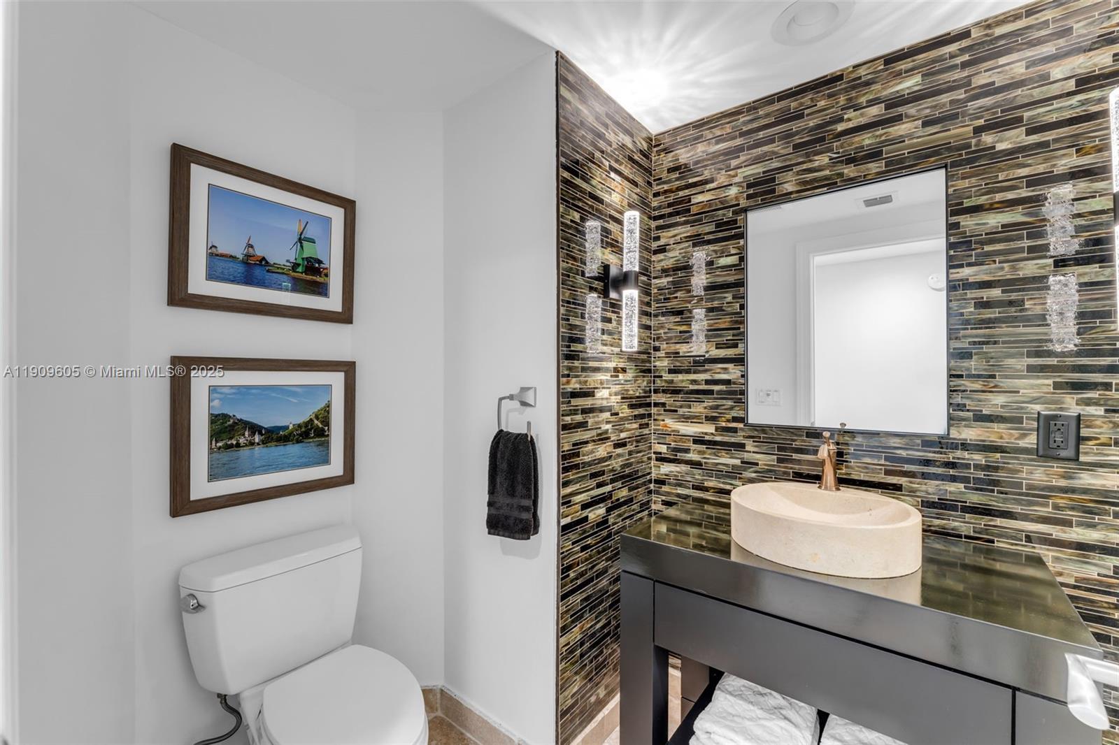 LAS OLAS RIVER HOUSE COND - Residential