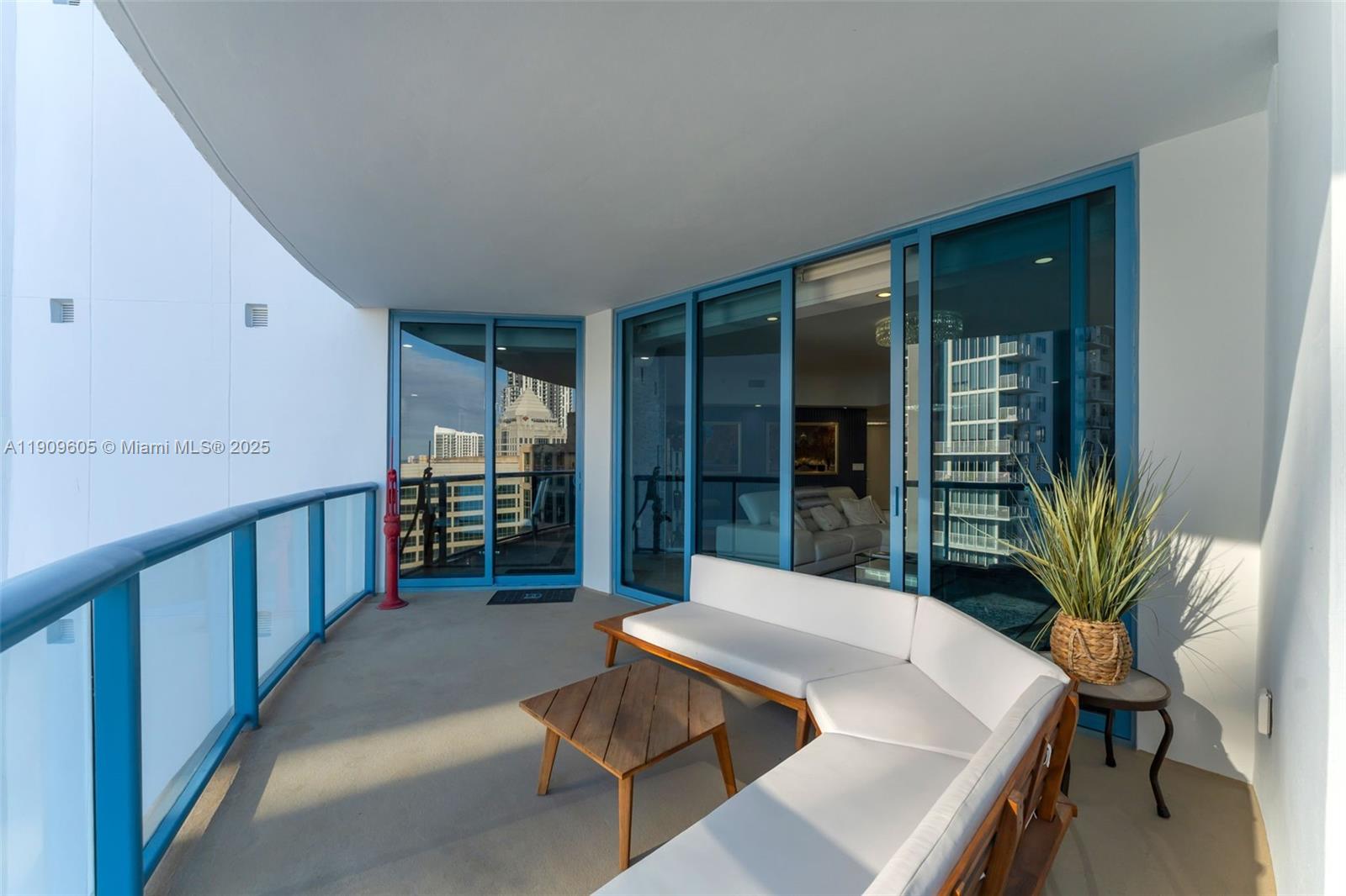 LAS OLAS RIVER HOUSE COND - Residential