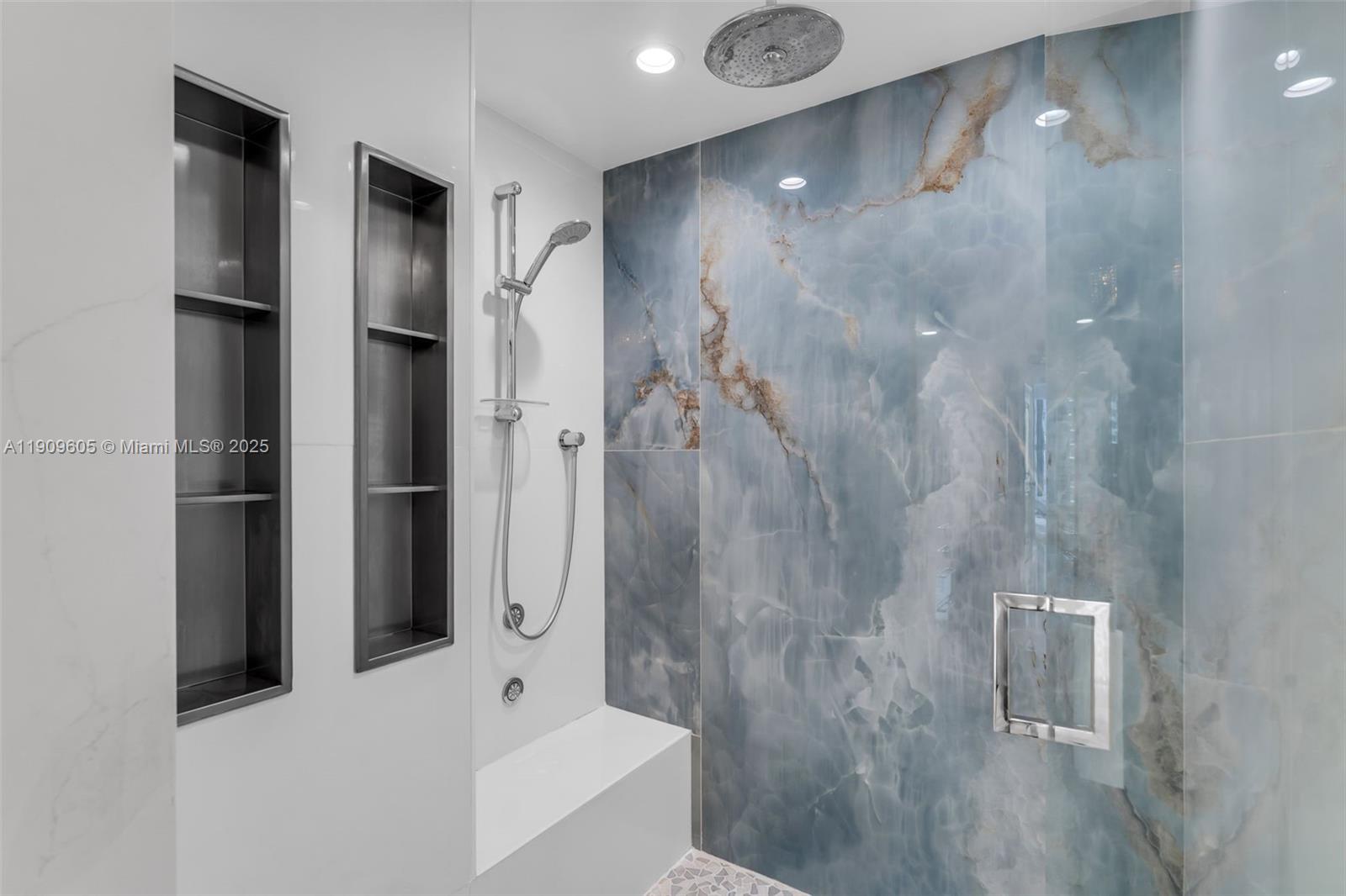 LAS OLAS RIVER HOUSE COND - Residential