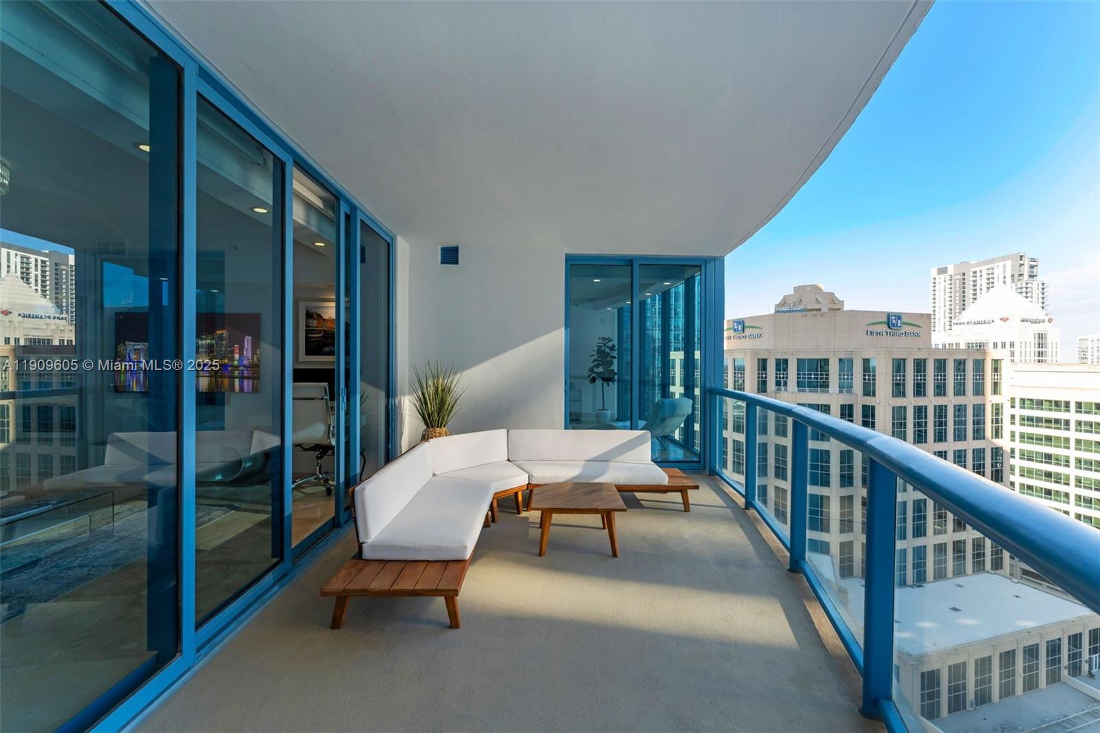 LAS OLAS RIVER HOUSE COND - Residential