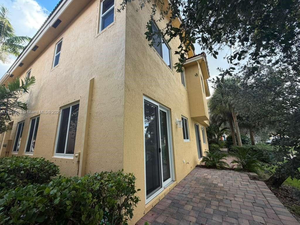 SIERRA BAY - Residential Lease