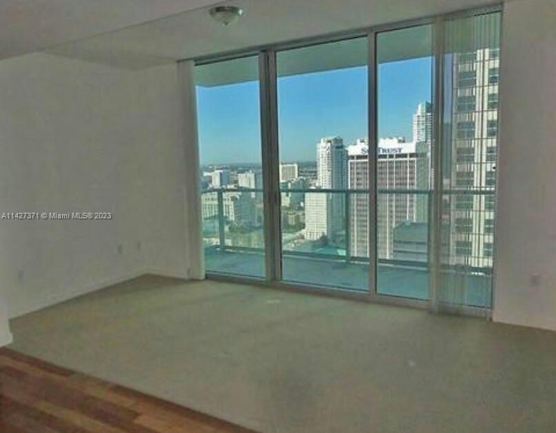 MET 1 CONDO - Residential Lease