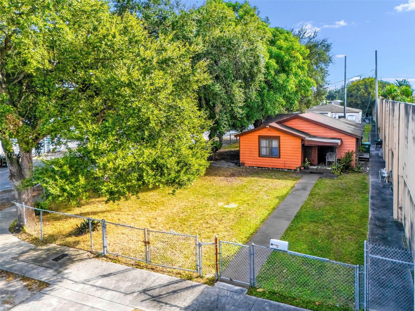 Discover this hidden gem just 15 minutes from Downtown Miami, offering an unbeatable location for convenience and accessibility. Set on a generous lot, this property provides a blank canvas to bring your vision to life. Whether you’re an investor or looking for your dream home, the possibilities are endless—expand, renovate, or build something entirely new!
The home’s prime location places you near major highways like I-95, making it ideal for commuters and those who want quick access to Miami's vibrant culture, dining, and entertainment. With a little TLC, this property could become the perfect retreat or an exceptional investment opportunity in a city where location is everything.