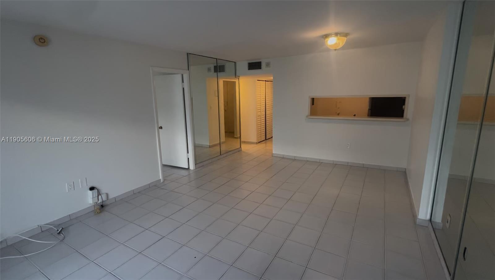 THE PRESIDENTIAL CONDO - Residential Lease