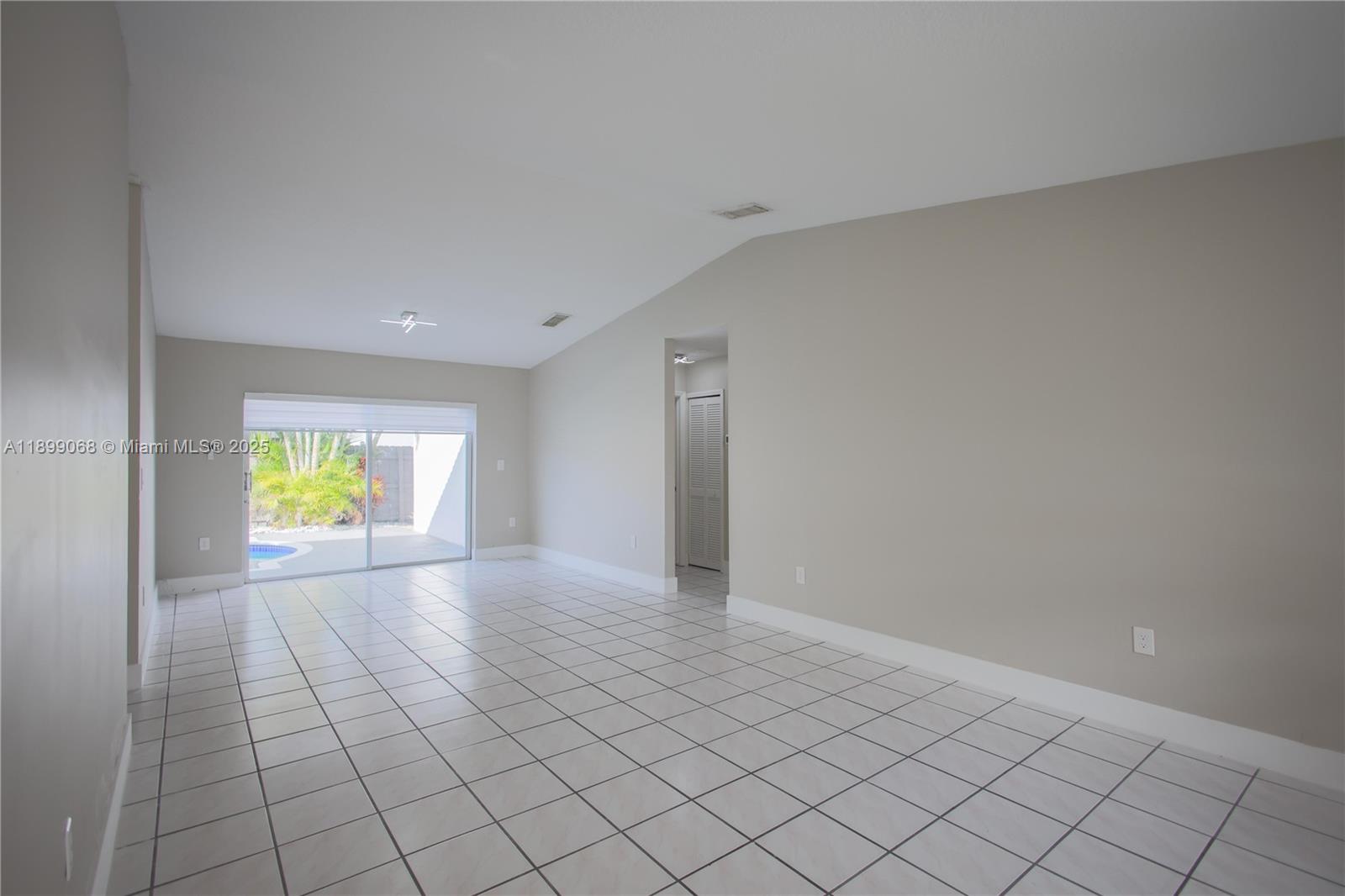 14443 SW 172nd Ln, Miami, FL, 33177/$649,000 4 14443 SW 172nd Ln