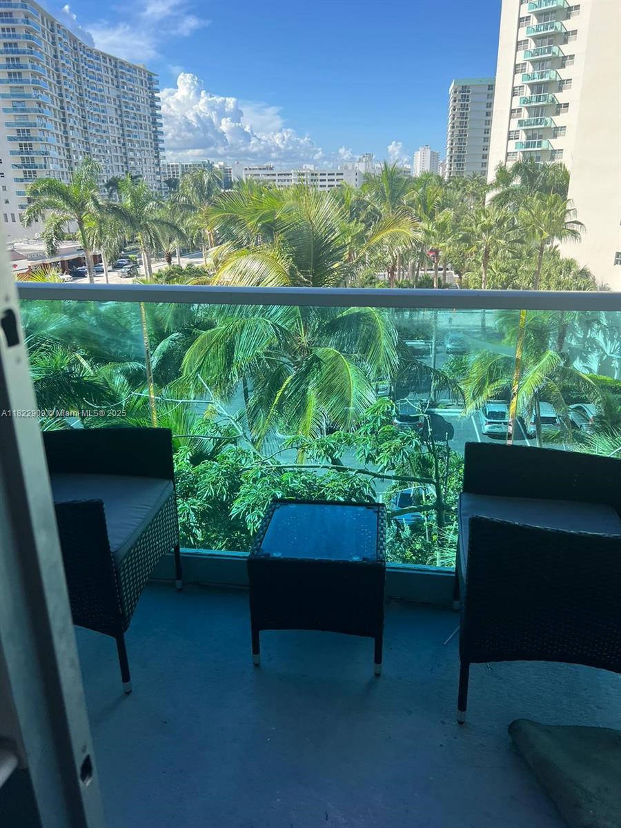 Rental Property at 4001 S Ocean Dr 5E, Hollywood, Broward County, Florida - Bedrooms: 1 
Bathrooms: 2  - $3,000 MO.