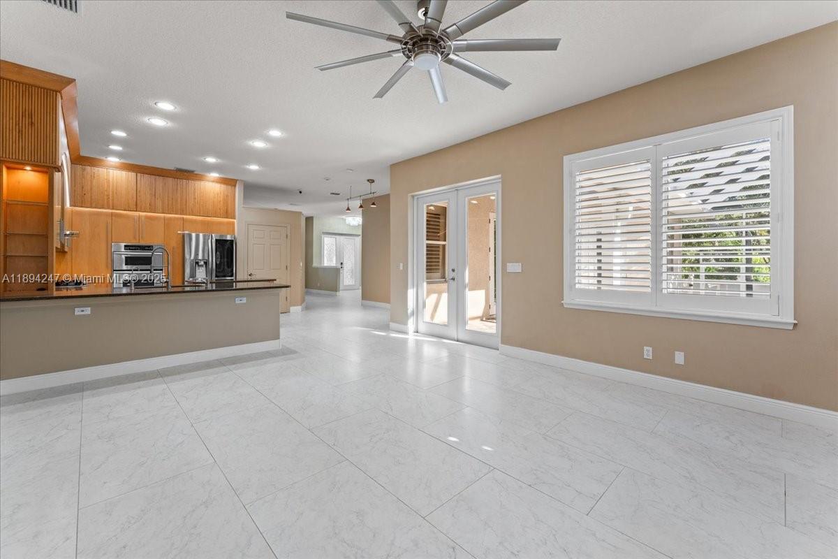 SKIMMER POINT - Residential