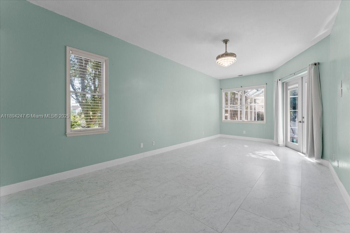 SKIMMER POINT - Residential