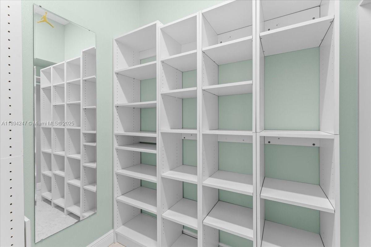 SKIMMER POINT - Residential