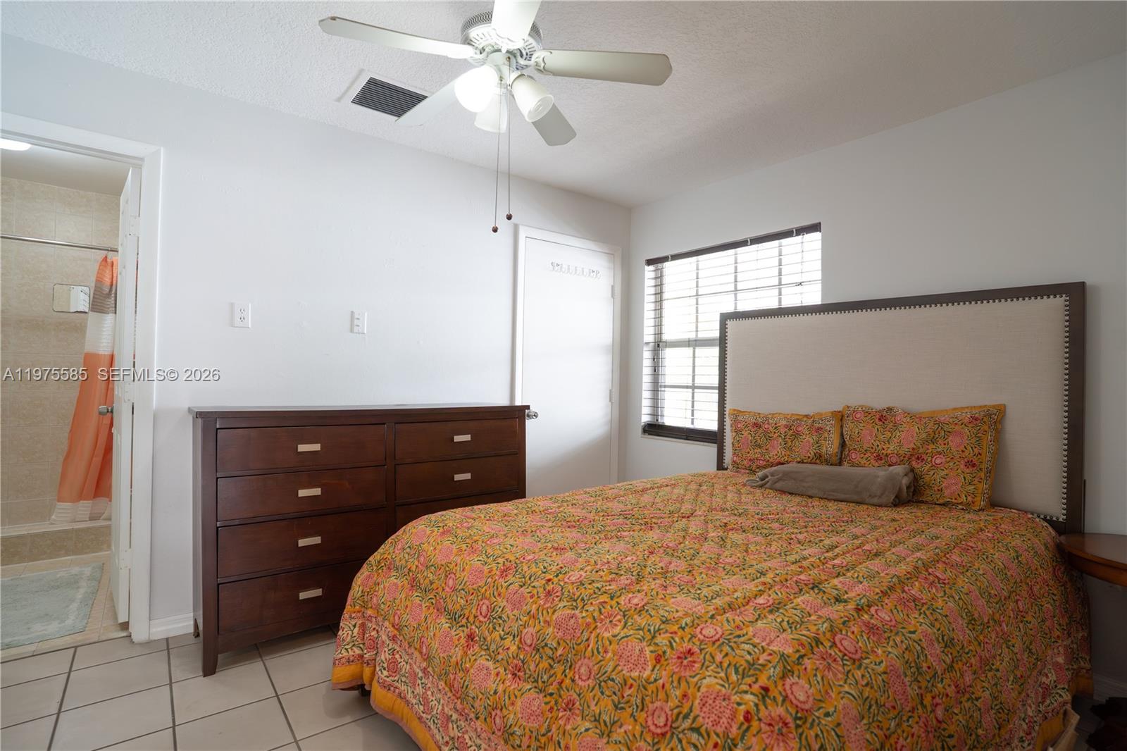 TAMIAMI LAKES SEC 3 - Residential Lease