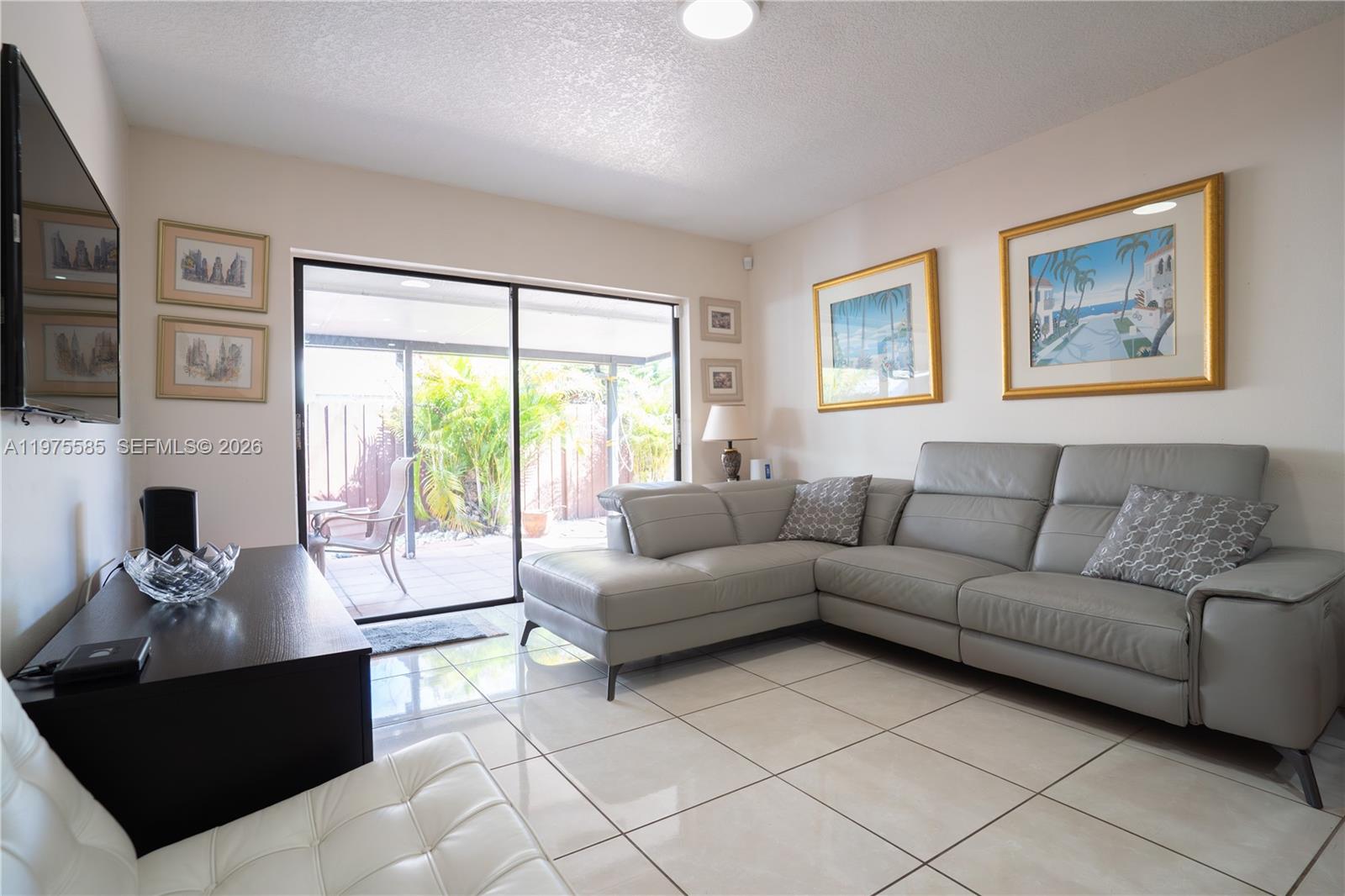 TAMIAMI LAKES SEC 3 - Residential Lease