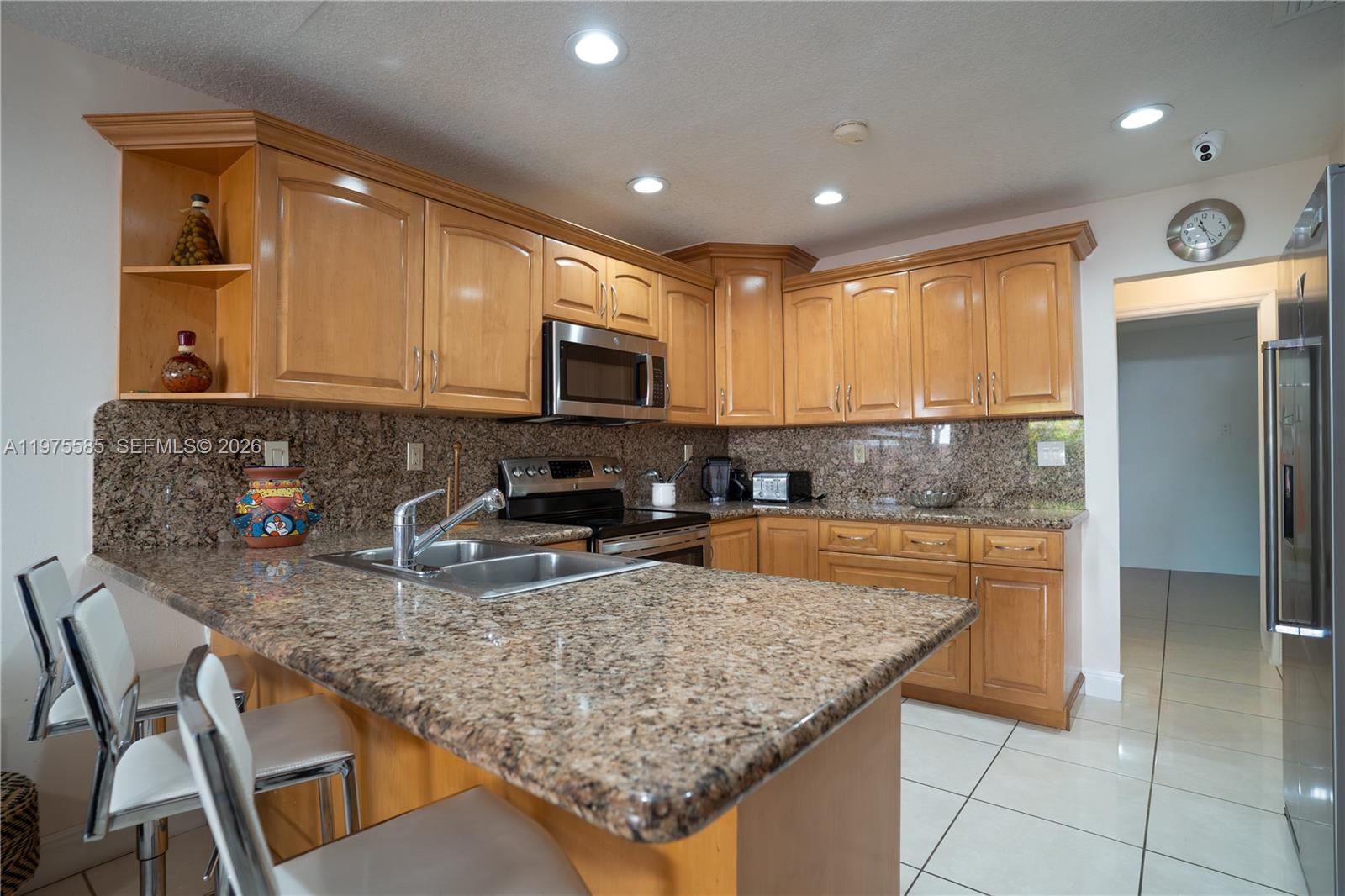 TAMIAMI LAKES SEC 3 - Residential Lease