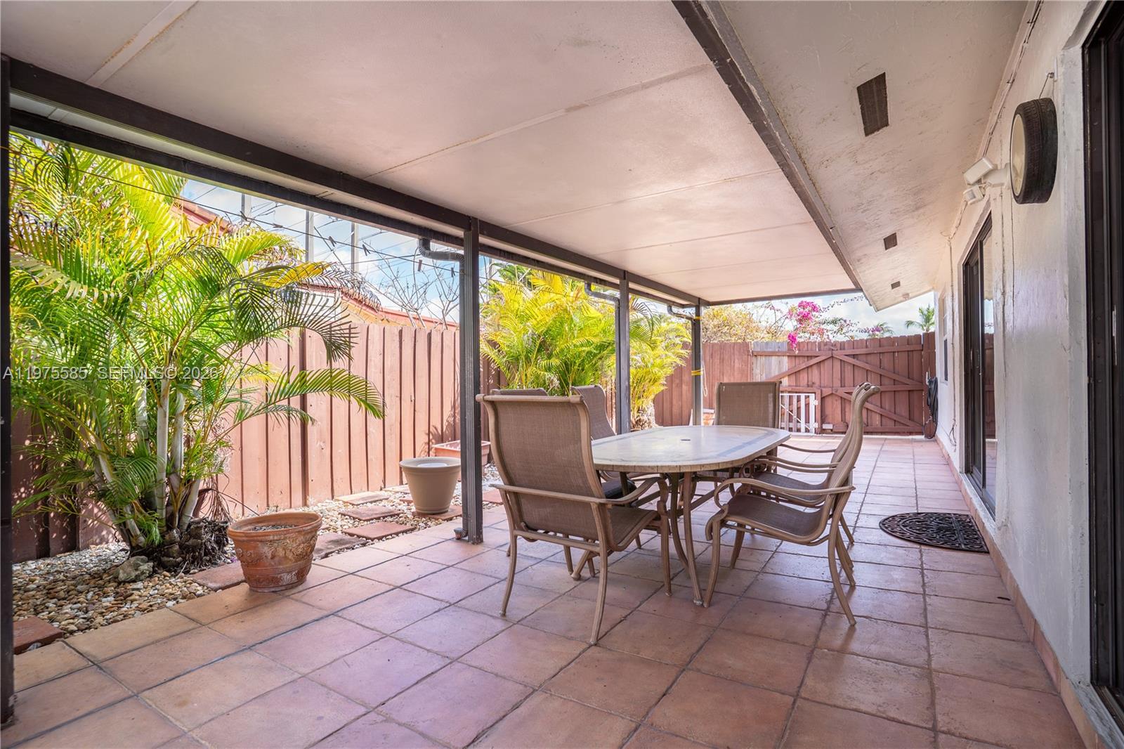 TAMIAMI LAKES SEC 3 - Residential Lease