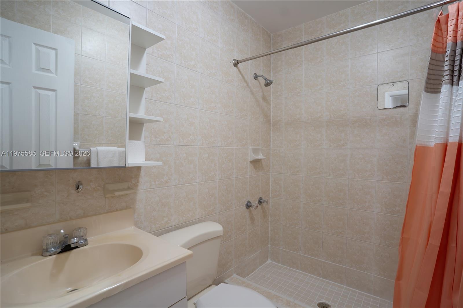 TAMIAMI LAKES SEC 3 - Residential Lease