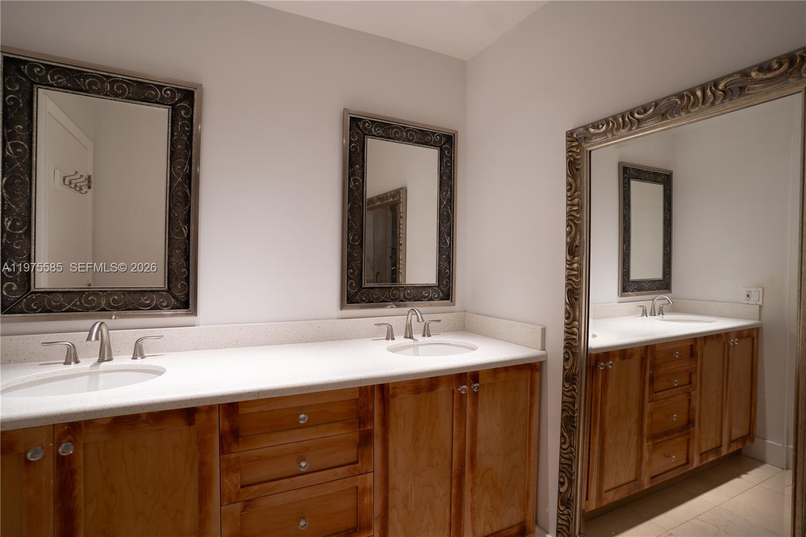 TAMIAMI LAKES SEC 3 - Residential Lease