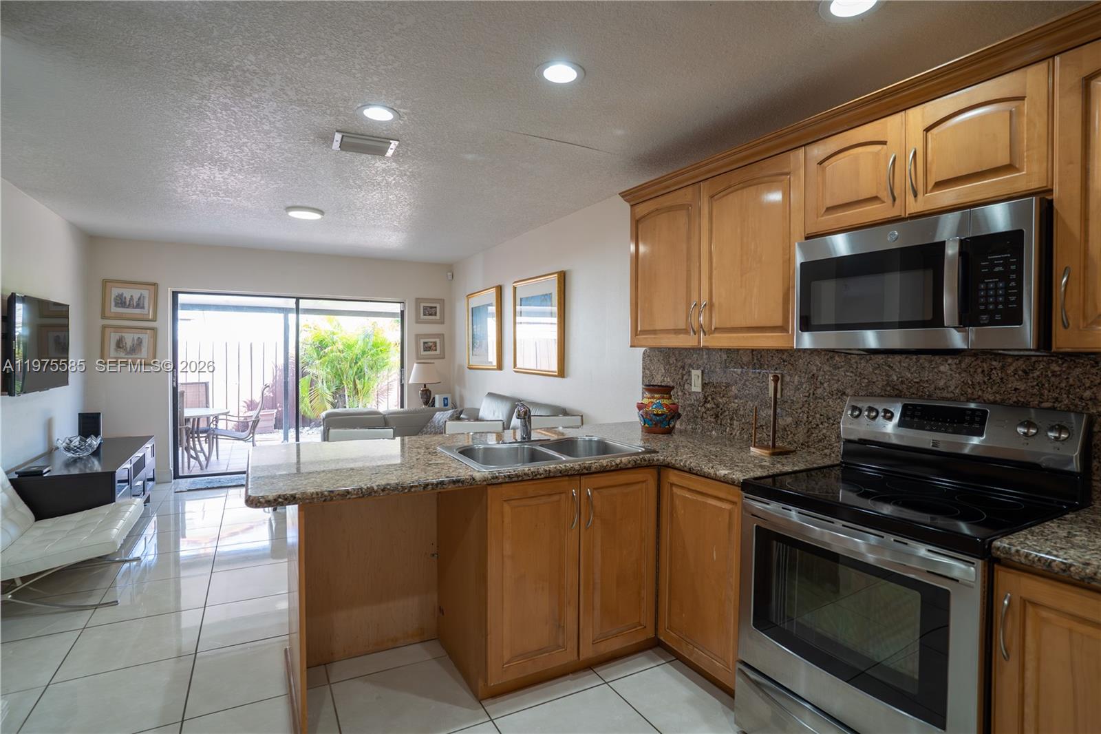 TAMIAMI LAKES SEC 3 - Residential Lease