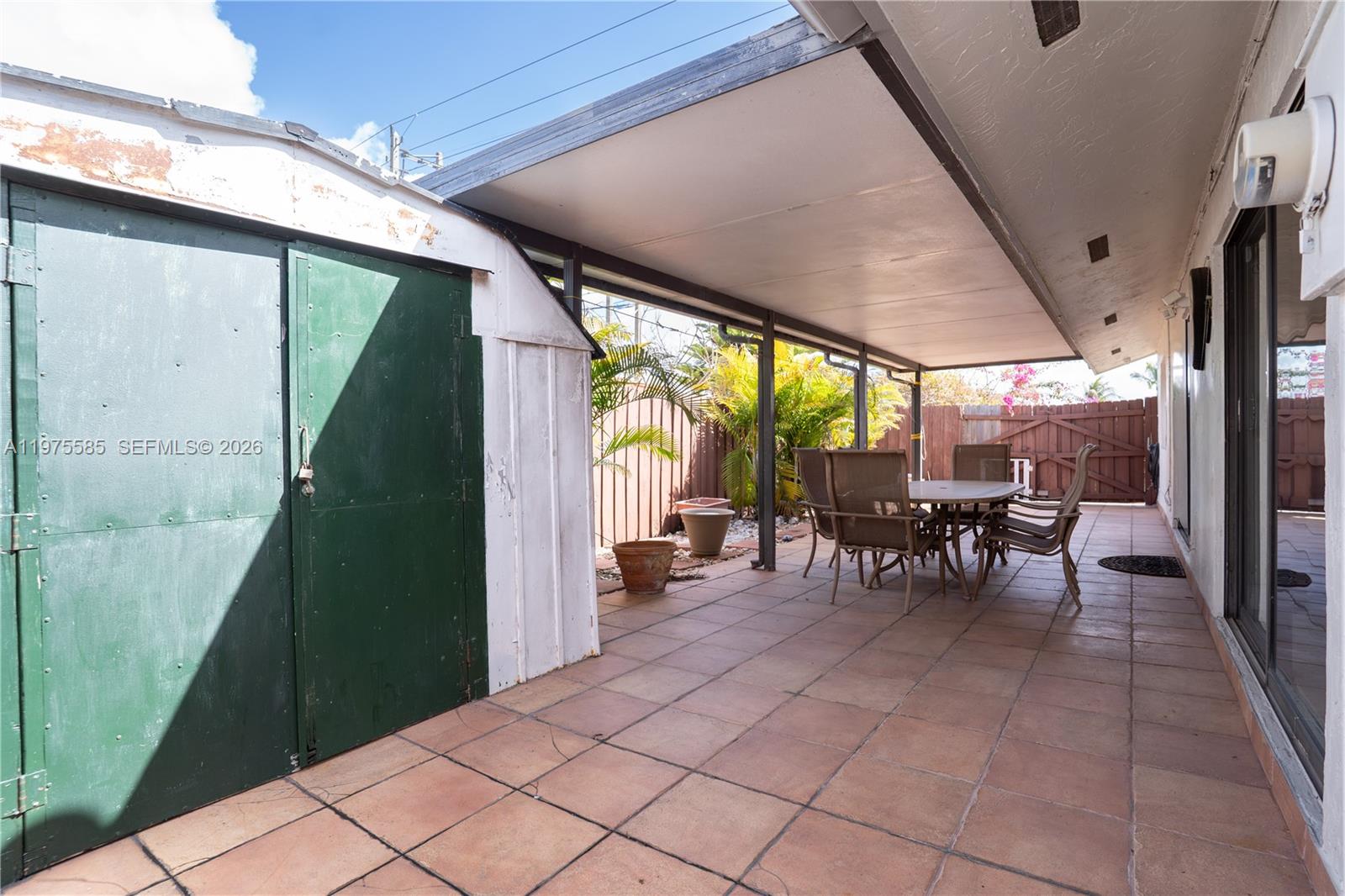 TAMIAMI LAKES SEC 3 - Residential Lease