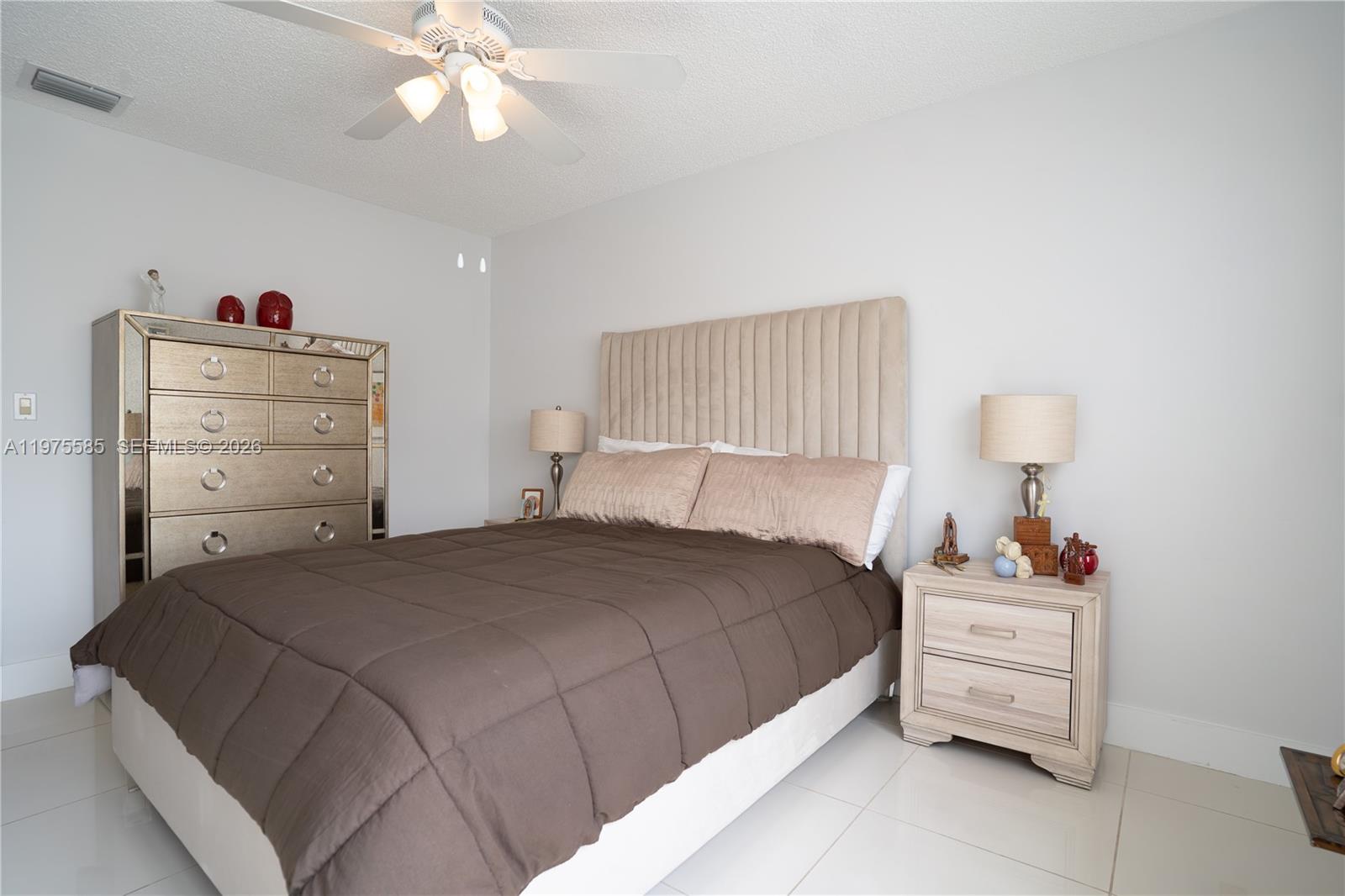 TAMIAMI LAKES SEC 3 - Residential Lease