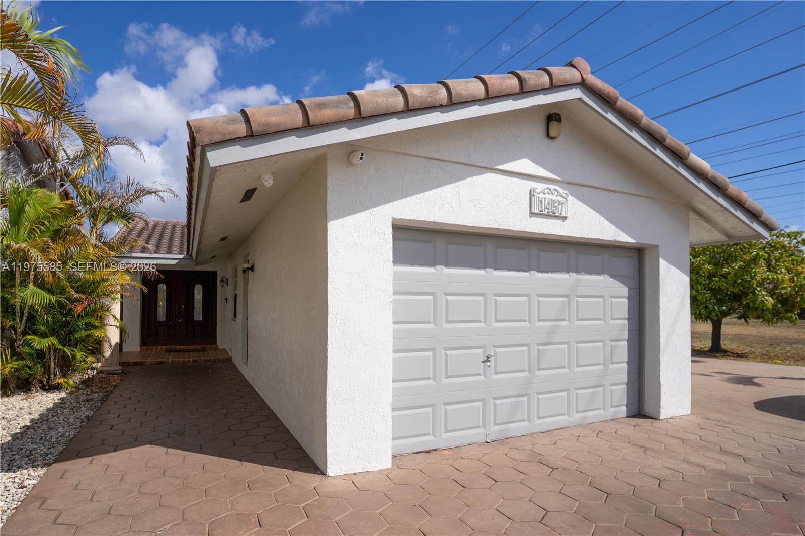 TAMIAMI LAKES SEC 3 - Residential Lease