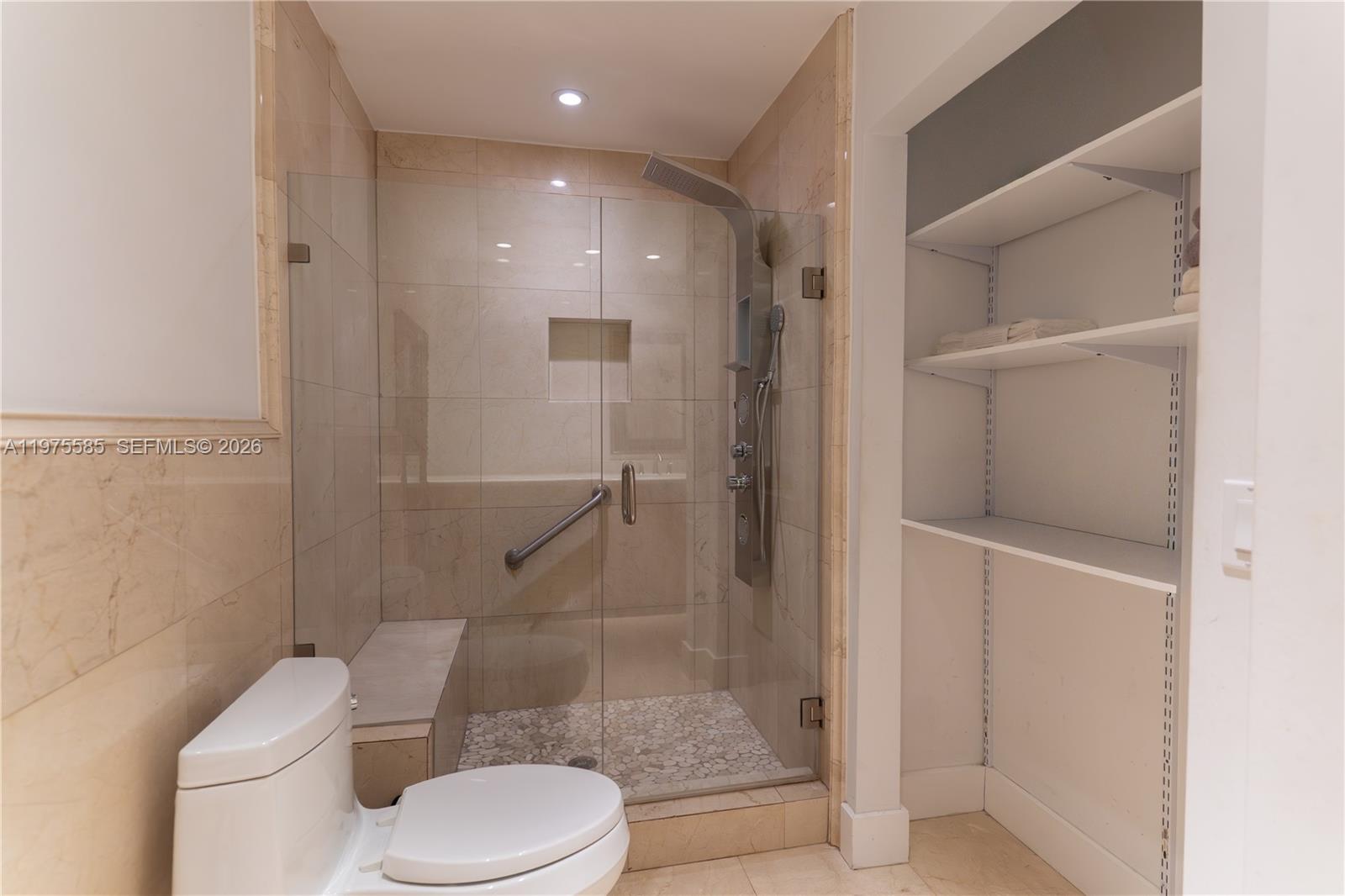 TAMIAMI LAKES SEC 3 - Residential Lease