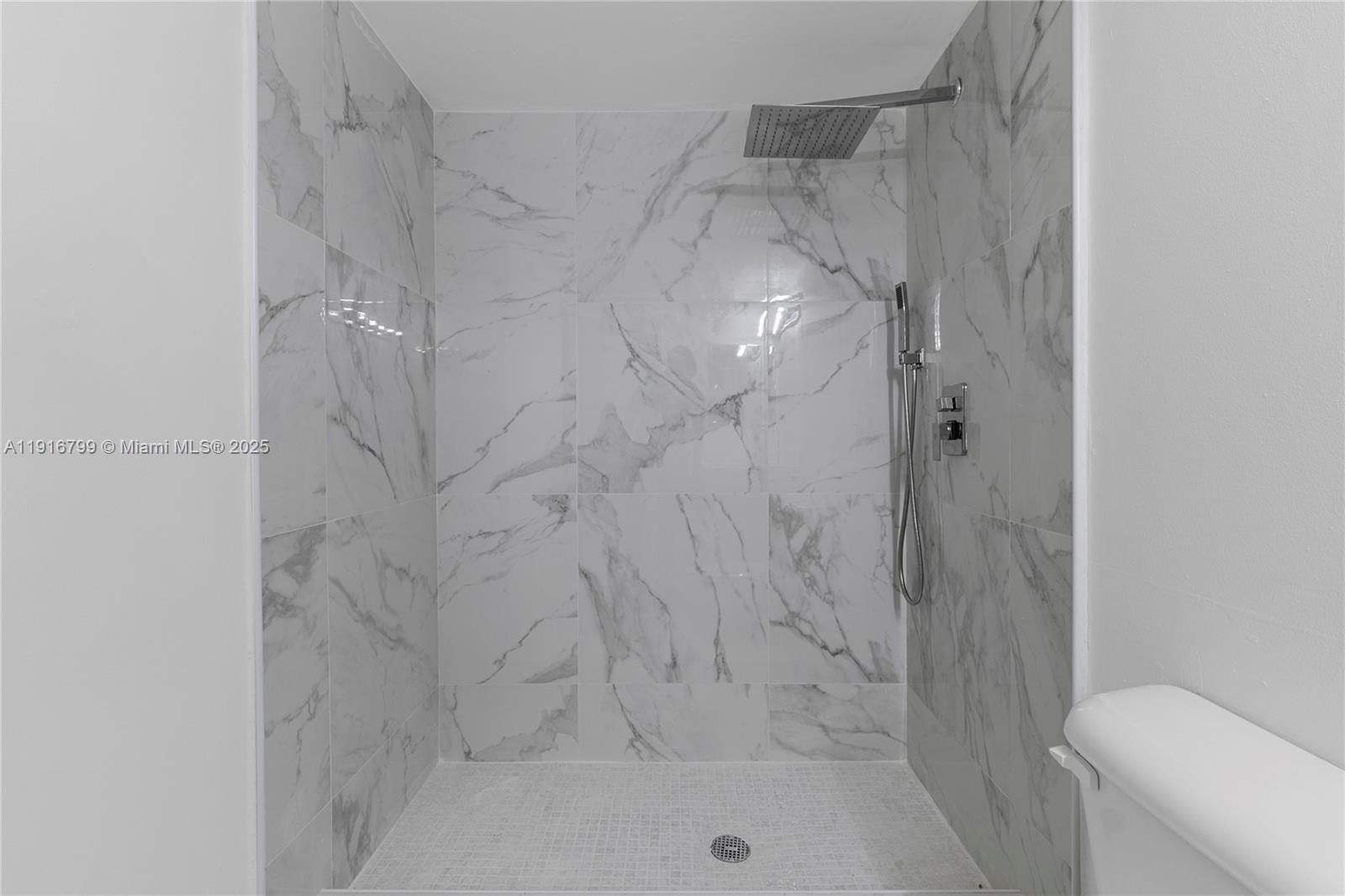 LAS VISTAS B IN INVERRARY - Residential