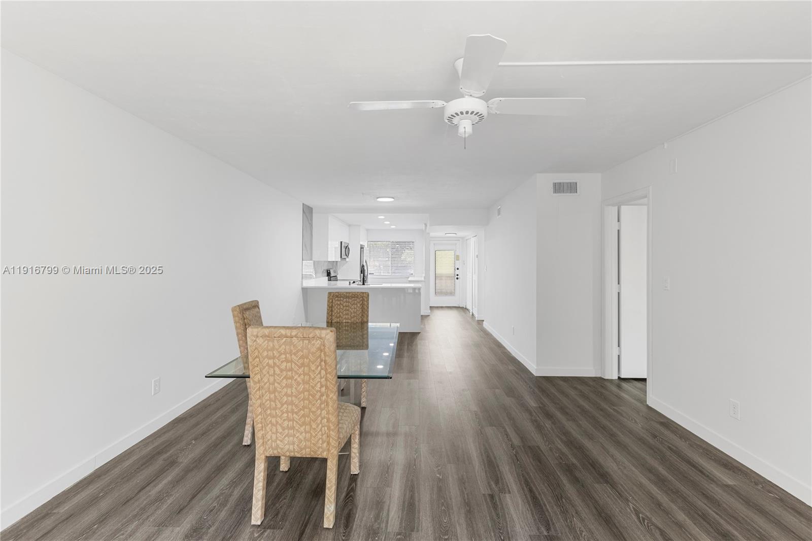 LAS VISTAS B IN INVERRARY - Residential