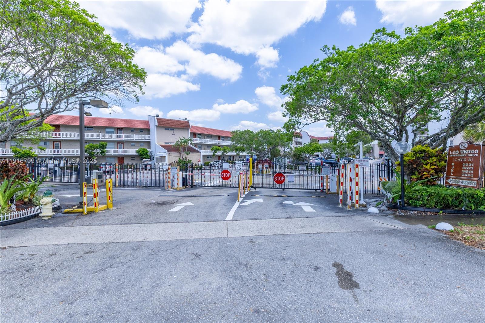 LAS VISTAS B IN INVERRARY - Residential