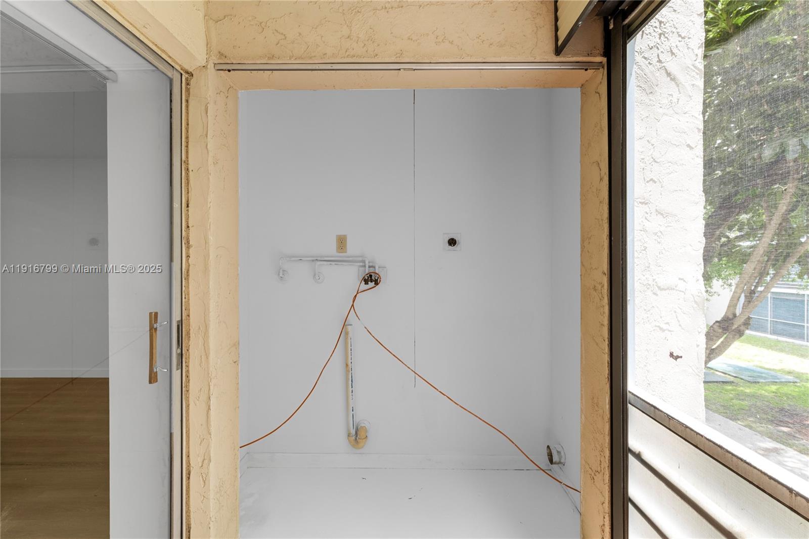 LAS VISTAS B IN INVERRARY - Residential