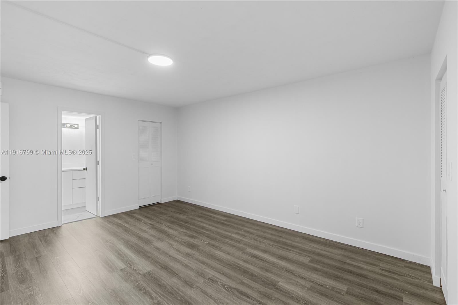 LAS VISTAS B IN INVERRARY - Residential