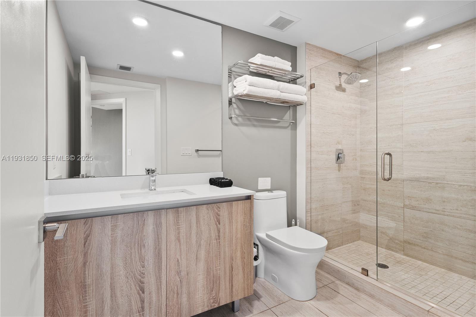 QUADRO CONDO - Residential