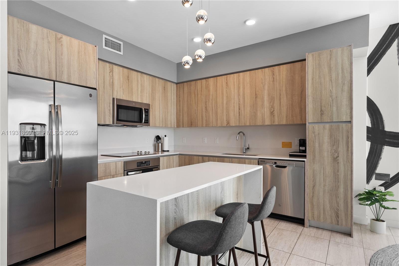 3900 Biscayne Blvd S-802