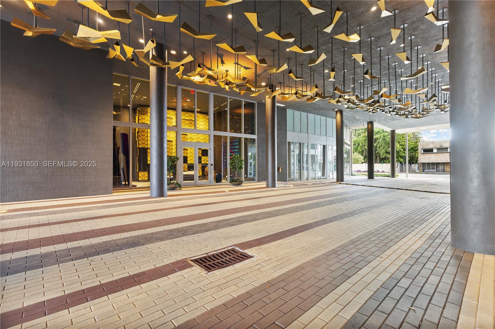 QUADRO CONDO - Residential