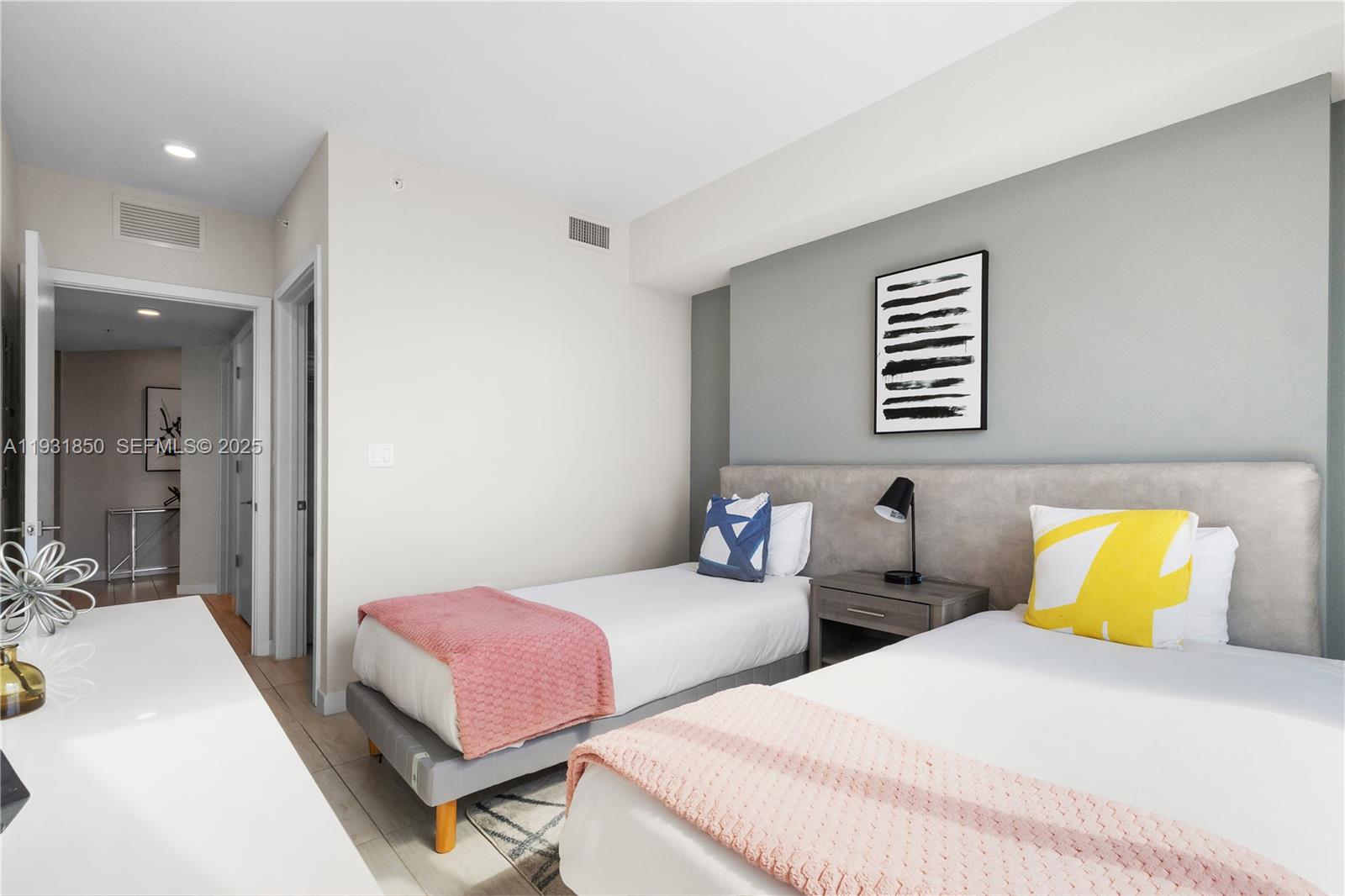 QUADRO CONDO - Residential