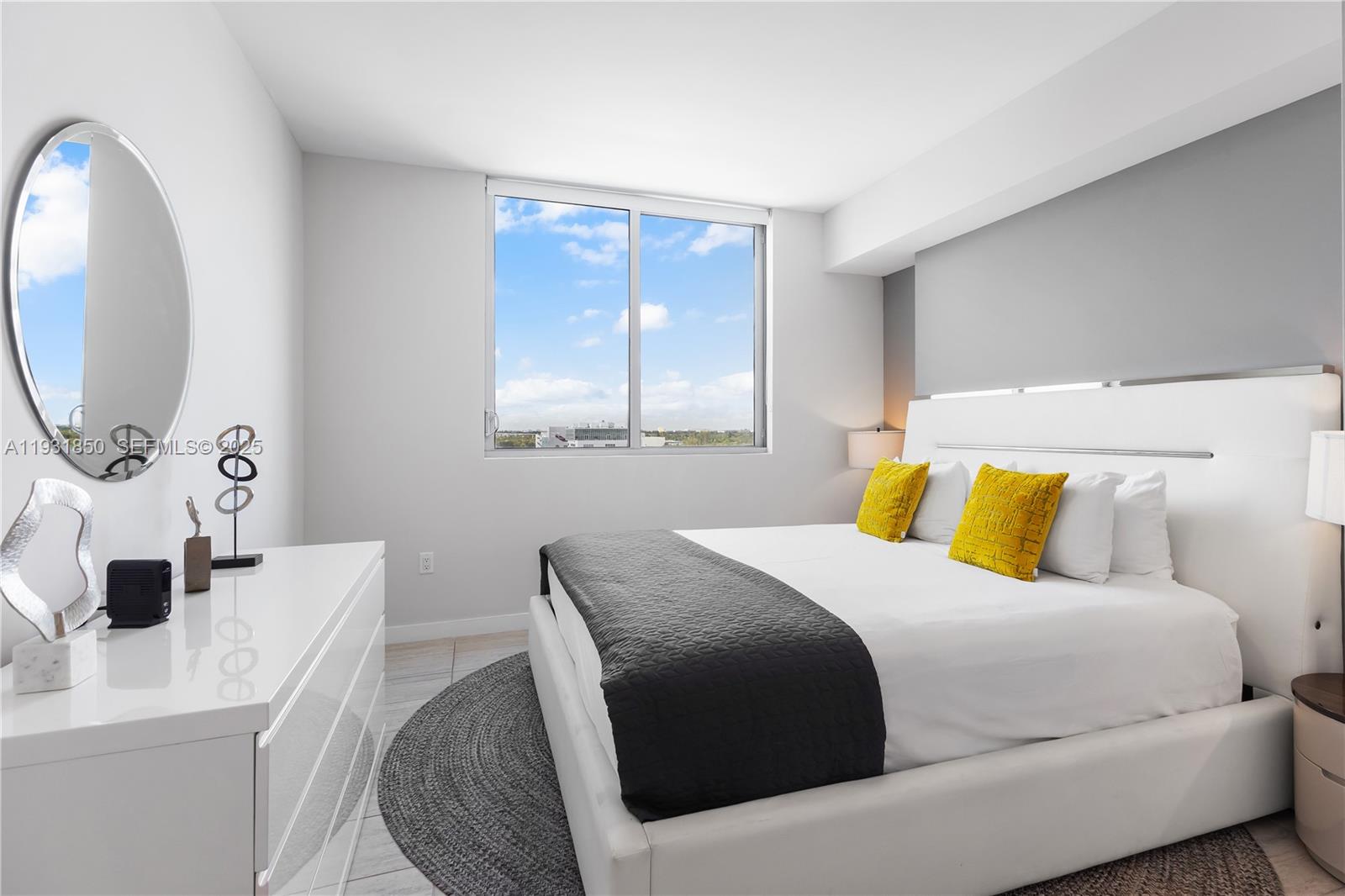 QUADRO CONDO - Residential