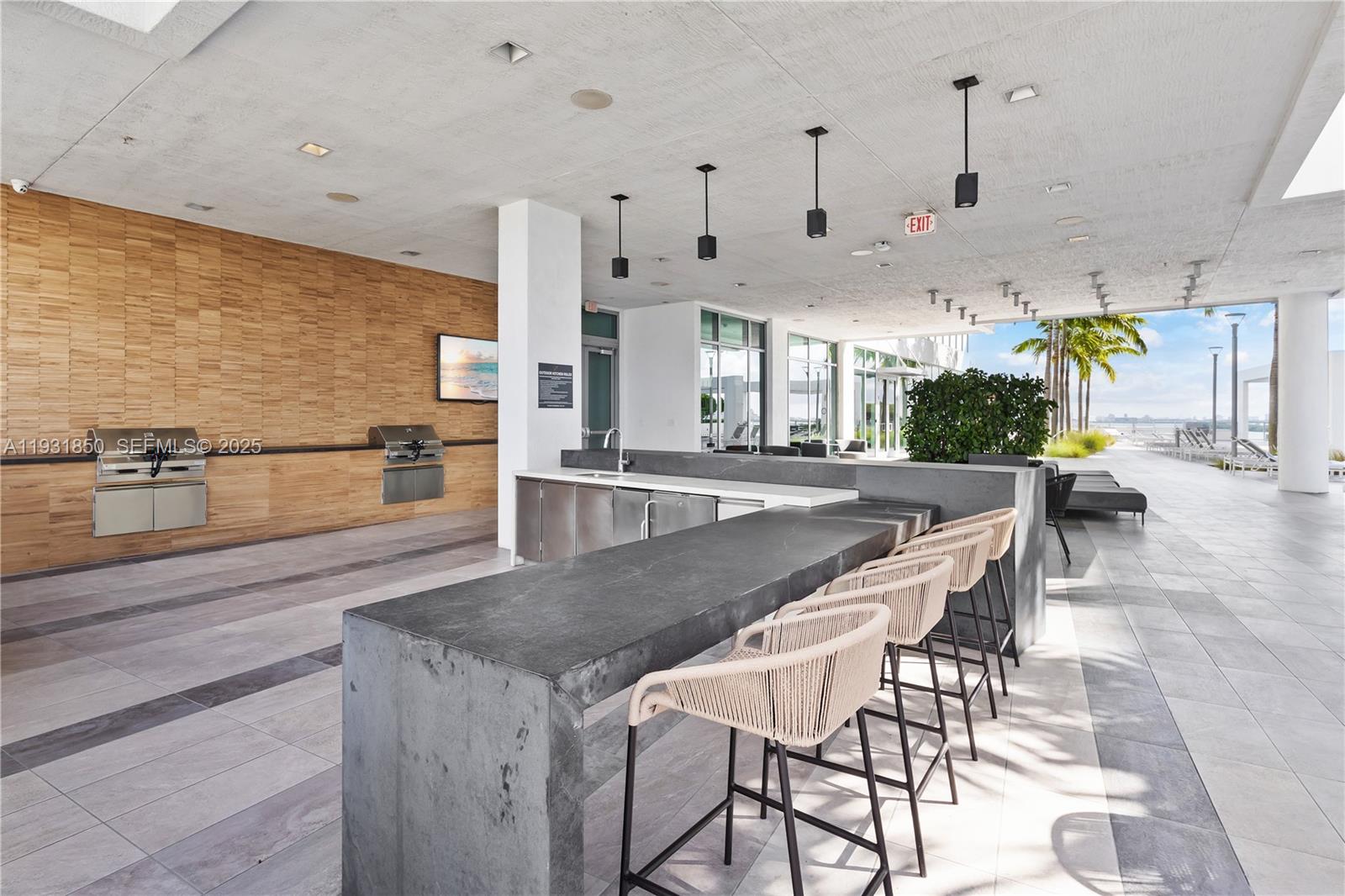 QUADRO CONDO - Residential