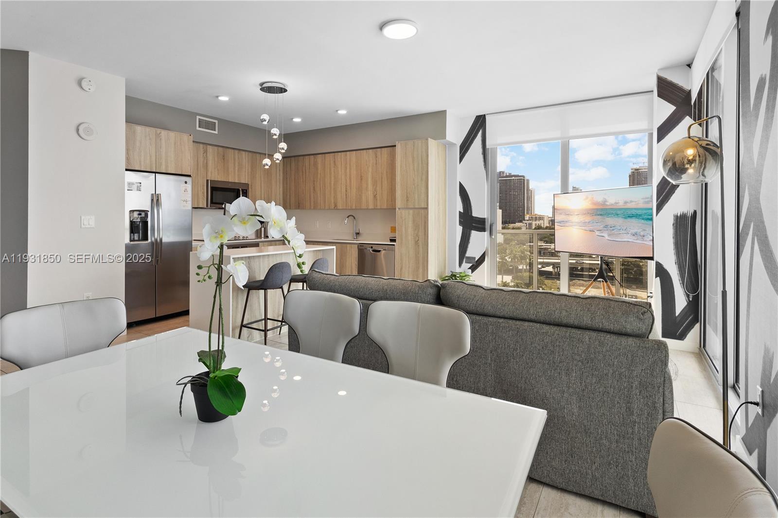 QUADRO CONDO - Residential