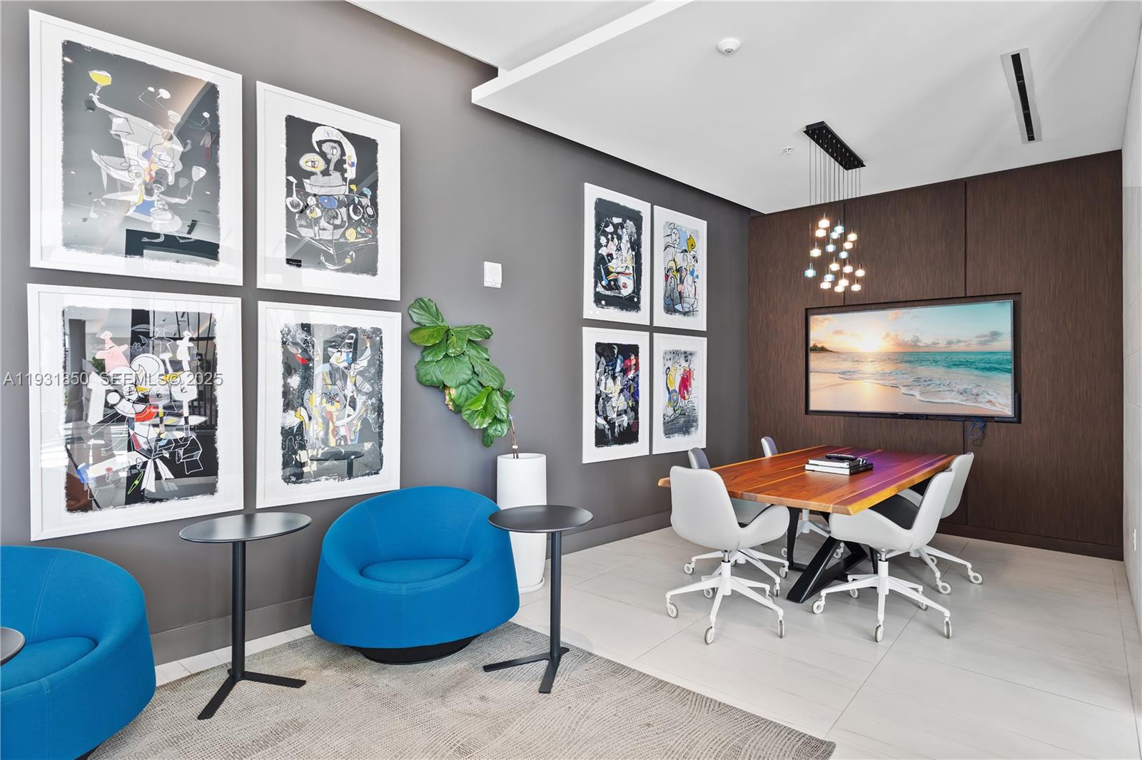 QUADRO CONDO - Residential