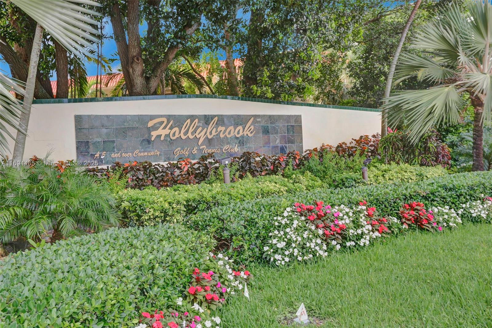 HOLLYBROOK GOLF AND - Residential