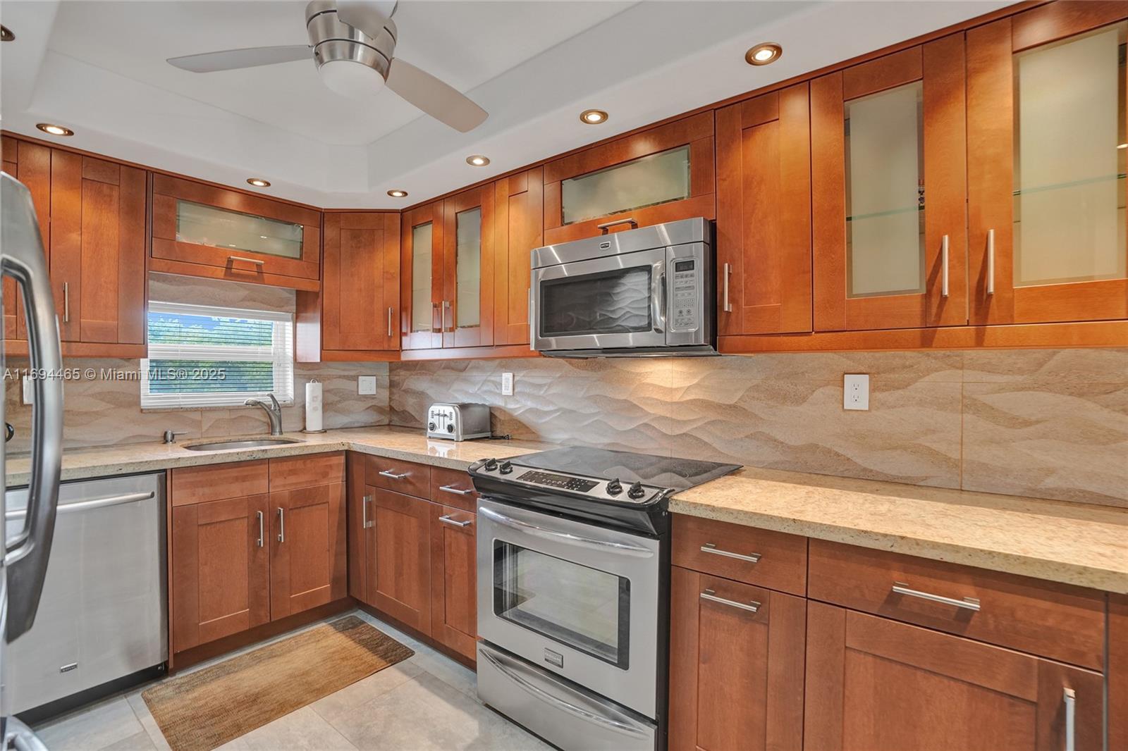 HOLLYBROOK GOLF AND - Residential