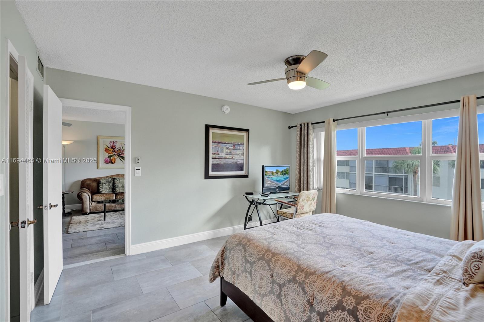 HOLLYBROOK GOLF AND - Residential