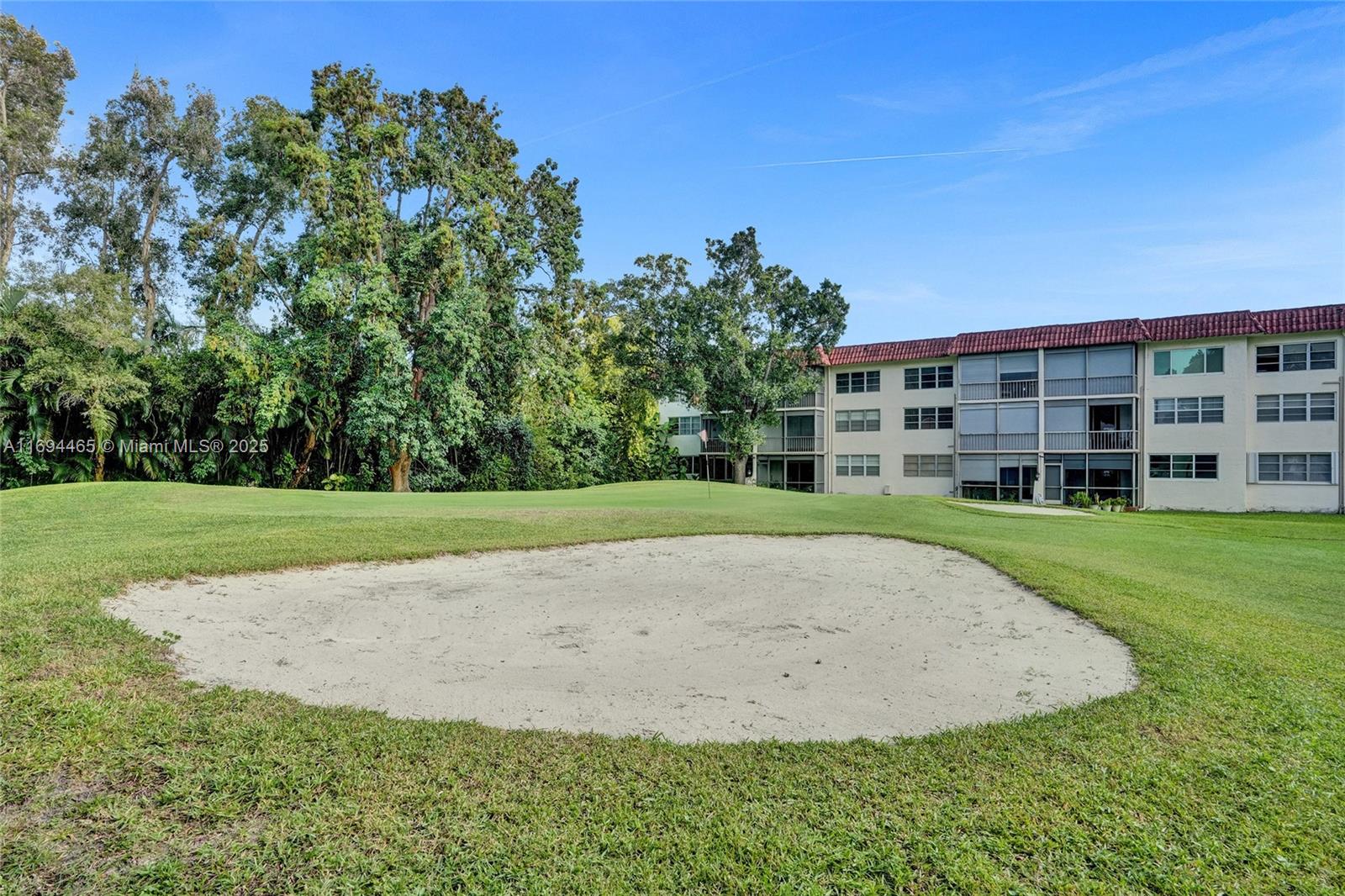 HOLLYBROOK GOLF AND - Residential