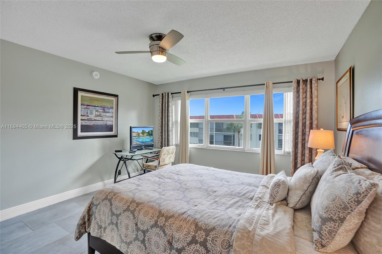 HOLLYBROOK GOLF AND - Residential
