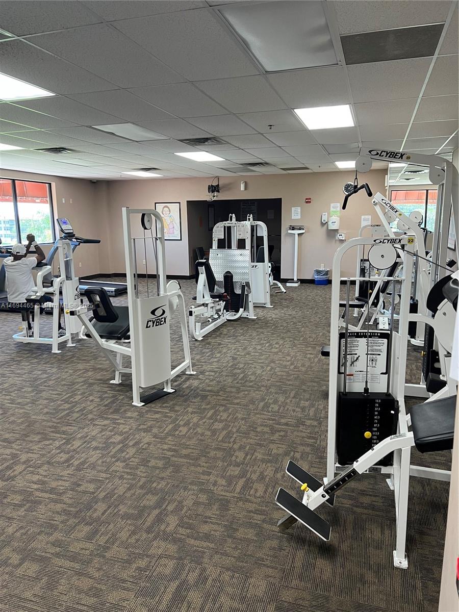 HOLLYBROOK GOLF AND - Residential