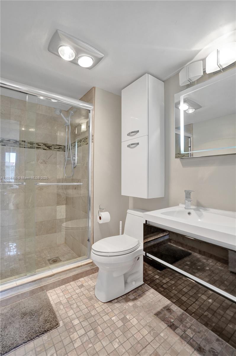 HOLLYBROOK GOLF AND - Residential